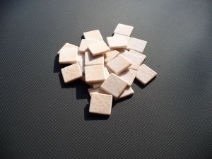 Mozaika jasno różowa błyszcząca  2,5x2,5 cm, ceramiczna Petale AG 19 luzem