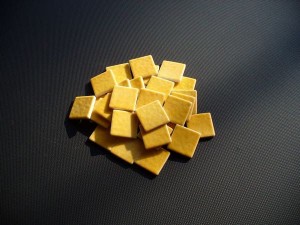 Mozaika żółta błyszcząca  2,5x2,5 cm, ceramiczna Pollen AG 22 luzem