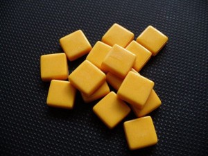 Smalti Briare żółta błyszcząca 1x1 cm