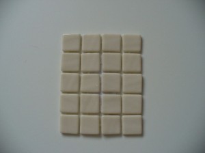Mozaika szklana biała kremowa 2,5x2,5 cm błyszcząca Lisa 25108 Onix - mini plaster