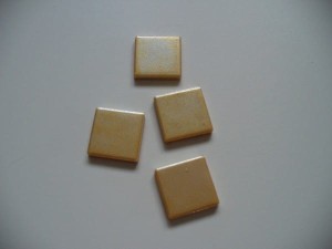 Mozaika metalizowana złota matowa 2,5x2,5 cm, ceramiczna Dorure  AL 75 luzem