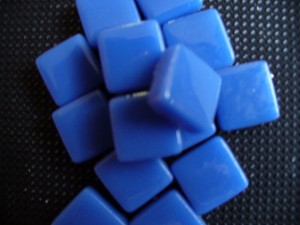 Smalti Briare niebieska błyszcząca 1x1 cm